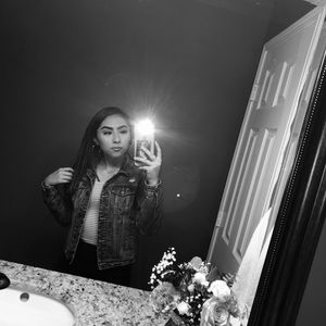 Meet your Posher, Sheyla